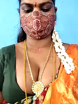 Snapshot of mayaa2u chatting on June 10, 2026, 8:13 am mayaa2u online show from June 10, 2026, 8:13 am