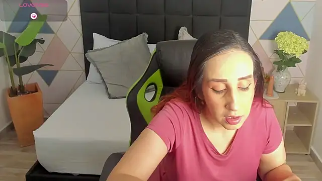 Snapshot of jadde13_ chatting on November 18, 2025, 8:24 pm jadde13 online show from November 18, 2025, 8:24 pm