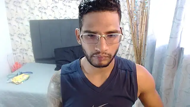 sweet-blowork online show from December 17, 2024, 7:15 pm