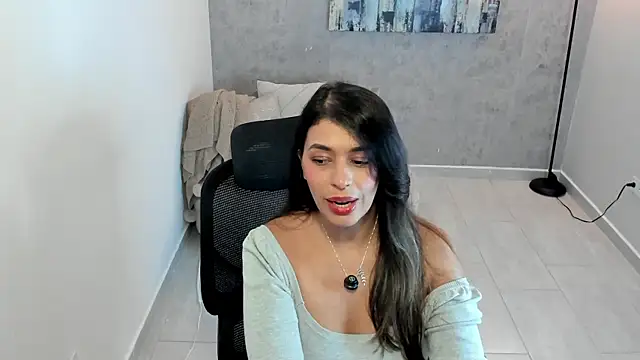 Snapshot of gia_watsonn chatting on July 22, 2026, 6:32 pm gia watsonn online show from July 22, 2026, 6:32 pm
