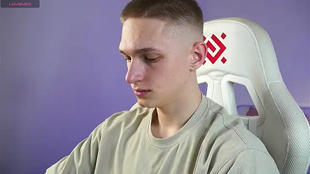 dustyn fox online show from March 6, 2025, 6:37 pm