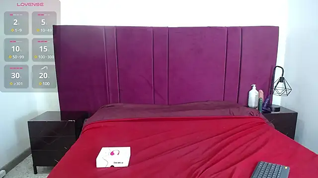 Anthonelaa   online show from March 21, 2025, 6:29 pm