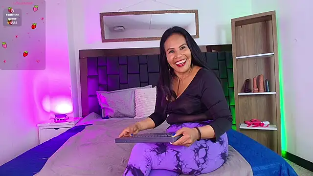 Snapshot of Anthonelaa__ chatting on June 25, 2026, 7:29 pm Anthonelaa online show from June 25, 2026, 7:29 pm