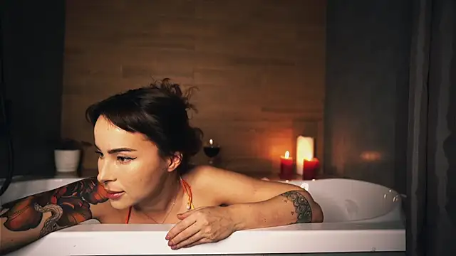 Leona Mell online show from March 17, 2025, 10:06 pm