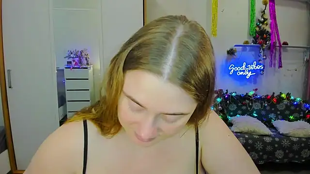 Demure Smile online show from December 5, 2024, 3:26 am