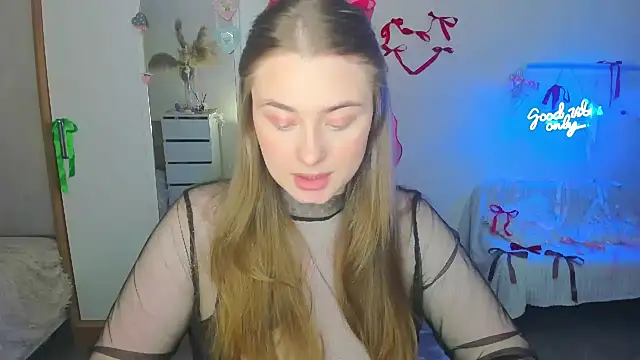 Demure Smile online show from February 14, 2025, 2:44 pm