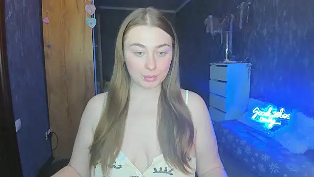 Demure Smile online show from February 26, 2025, 1:19 pm