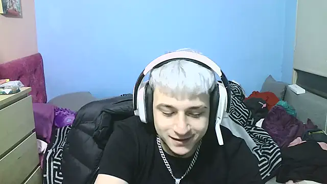 Nenejoven16- online show from February 17, 2025, 2:31 am