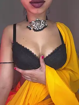 Snapshot of Hot-sexy222 chatting on February 18, 2025, 9:54 am Hot-sexy222 online show from February 18, 2025, 9:54 am