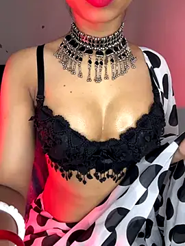 Snapshot of Hot-sexy222 chatting on October 19, 2025, 1:28 am Hot-sexy222 online show from October 19, 2025, 1:28 am