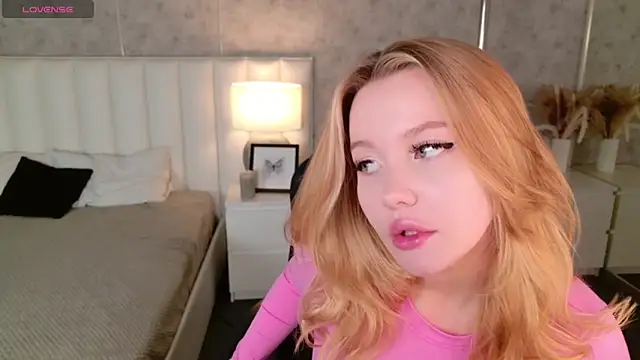 AliceMorr online show from December 1, 2024, 6:30 pm