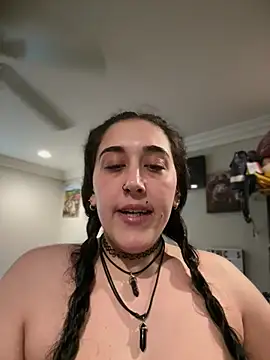 ThicBunz online show from April 26, 2026, 4:26 pm