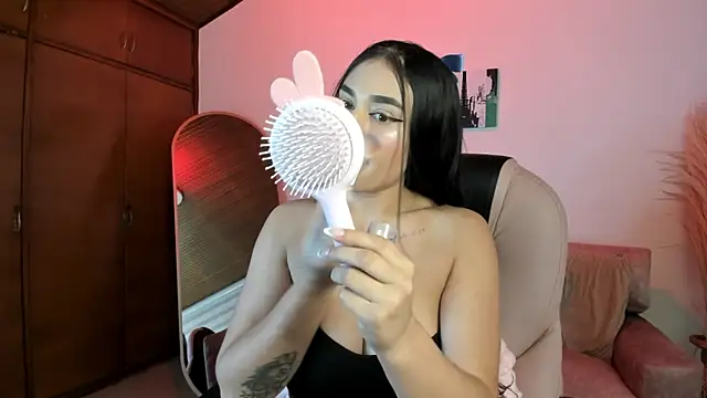 Snapshot of Alheli_16 chatting on December 19, 2025, 12:23 pm Alheli 16 online show from December 19, 2025, 12:23 pm