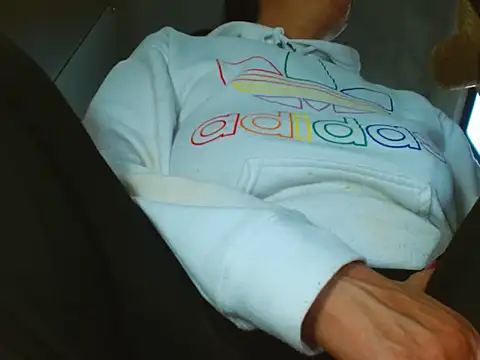 Snapshot of hornymilf_69xxx chatting on February 28, 2025, 9:44 pm hornymilf 69xxx online show from February 28, 2025, 9:44 pm