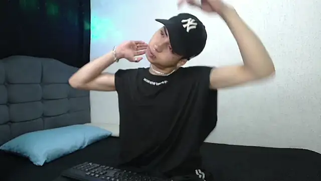 Snapshot of sexybat_twink chatting on January 23, 2025, 11:26 pm sexybat twink online show from January 23, 2025, 11:26 pm