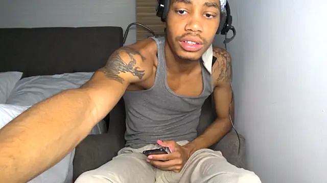 Skinnyblackman online show from May 1, 2026, 1:10 am