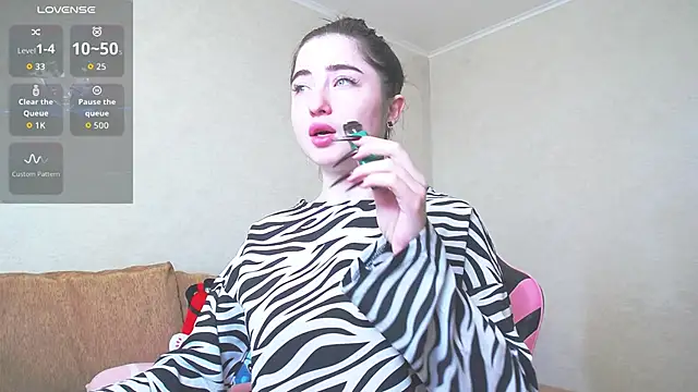 Luxuryalma online show from May 5, 2026, 6:54 am