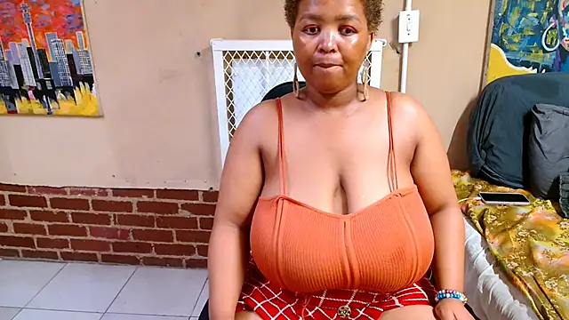 Snapshot of CurvyAfricanGoddess chatting on November 12, 2025, 6:30 pm CurvyAfricanGoddess online show from November 12, 2025, 6:30 pm
