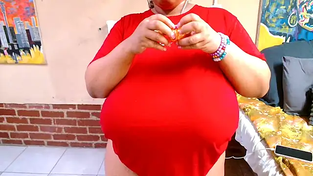 Snapshot of CurvyAfricanGoddess chatting on December 4, 2025, 6:27 pm CurvyAfricanGoddess online show from December 4, 2025, 6:27 pm