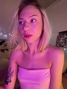  urbestie  online show from July 4, 2026, 10:38 pm