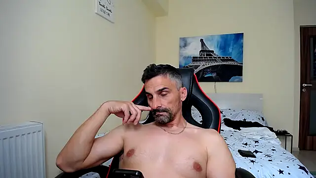 Snapshot of amydamarw chatting on May 15, 2026, 2:35 pm amydamarw online show from May 15, 2026, 2:35 pm