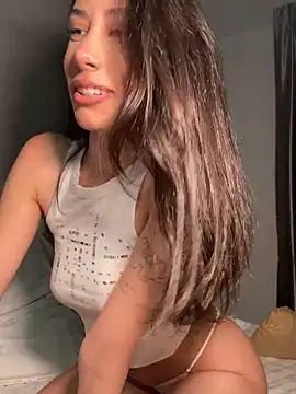 Sophiehii online show from October 19, 2025, 1:23 pm