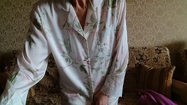 Elegant00Lady online show from October 12, 2025, 5:50 am