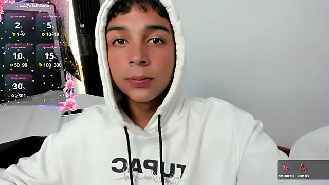 Snapshot of Seductivo_jr chatting on May 29, 2026, 6:11 am Seductivo jr online show from May 29, 2026, 6:11 am
