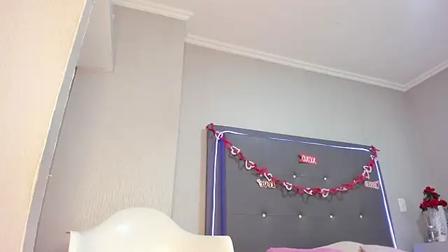 emma lye online show from April 28, 2026, 2:27 am