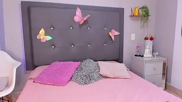 Snapshot of emma_lye chatting on July 20, 2026, 6:21 pm emma lye online show from July 20, 2026, 6:21 pm