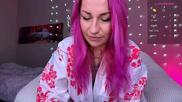 Tanya Acid online show from July 25, 2026, 6:11 am