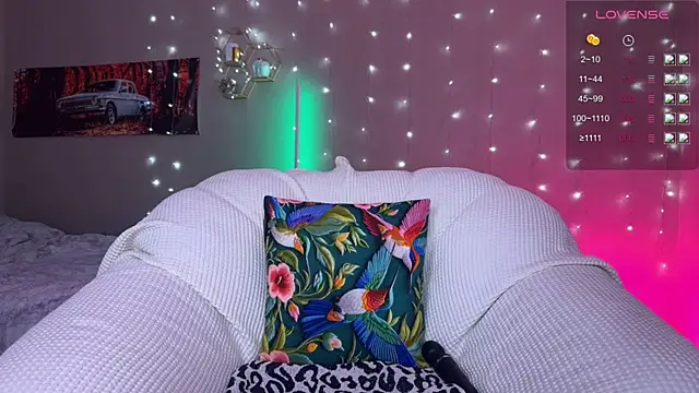 Tanya Acid online show from July 27, 2026, 5:25 am