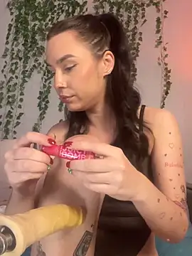 MiaNell online show from November 23, 2025, 12:10 am