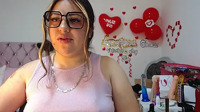 lanaqueen699 online show from February 26, 2025, 6:32 pm