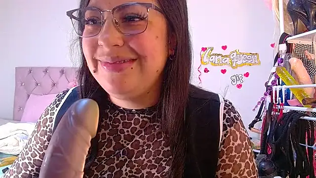 lanaqueen699 online show from April 27, 2026, 4:05 pm