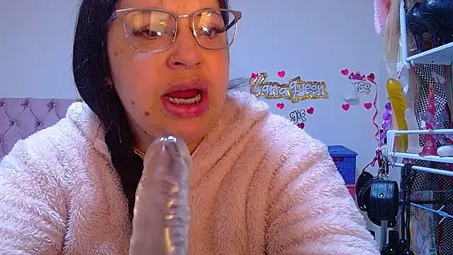 Snapshot of lanaqueen699 chatting on July 14, 2026, 12:22 pm lanaqueen699 online show from July 14, 2026, 12:22 pm