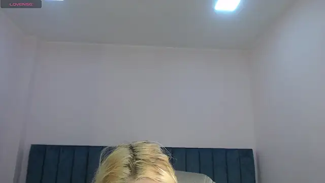 april bunnyy online show from May 13, 2026, 8:27 pm