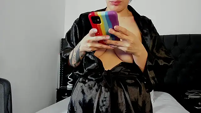 Melany Luv online show from December 18, 2025, 9:21 pm