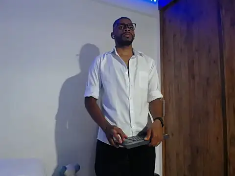 GerardSmitt online show from September 26, 2025, 3:43 am