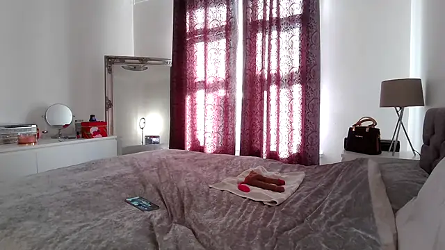 TanyaTaylor45 online show from October 22, 2025, 12:27 pm