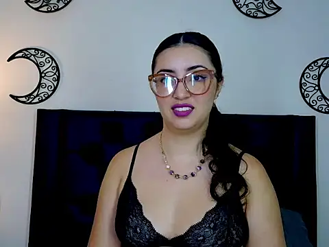 EvoletFMK online show from September 25, 2025, 6:00 pm