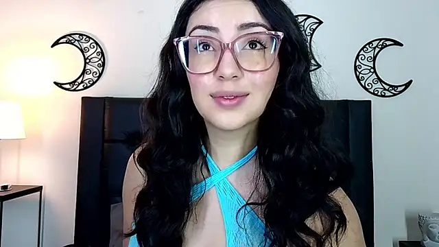 EvoletFMK online show from November 7, 2025, 6:19 pm