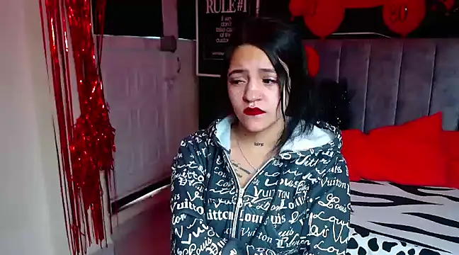 Violettasquirt online show from March 13, 2025, 7:06 pm