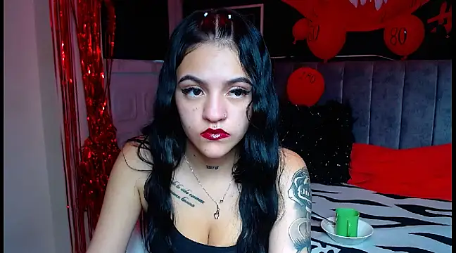 Violettasquirt online show from March 14, 2025, 9:43 pm