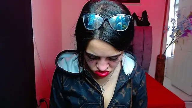 Violettasquirt online show from October 21, 2025, 1:34 pm