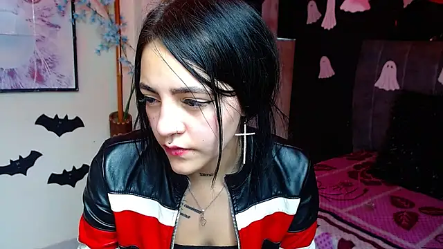 Violettasquirt online show from October 29, 2025, 7:15 pm