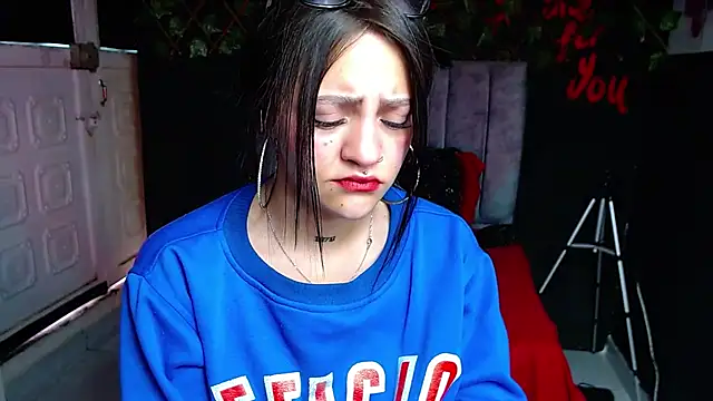 Violettasquirt online show from May 8, 2026, 1:38 pm