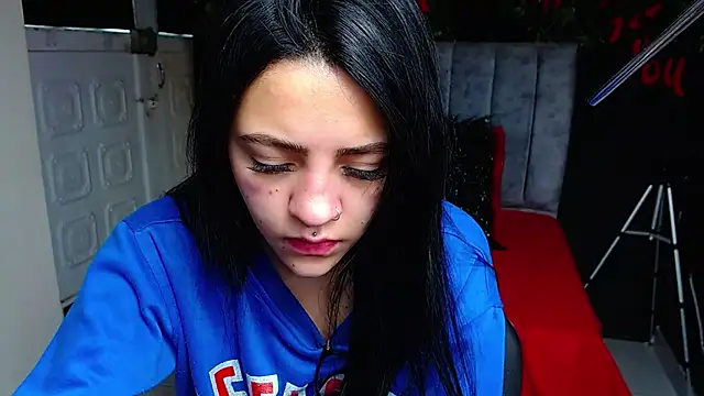 Violettasquirt online show from May 13, 2026, 2:14 pm