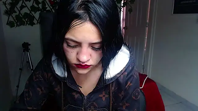 Violettasquirt online show from May 30, 2026, 1:08 pm