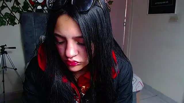 Violettasquirt online show from June 11, 2026, 1:42 pm